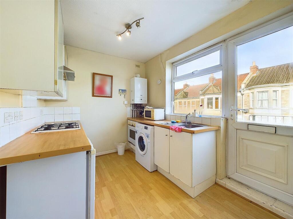 4 - END TERRACED HOUSE ARRANGED AS 2 FLATS.jpg