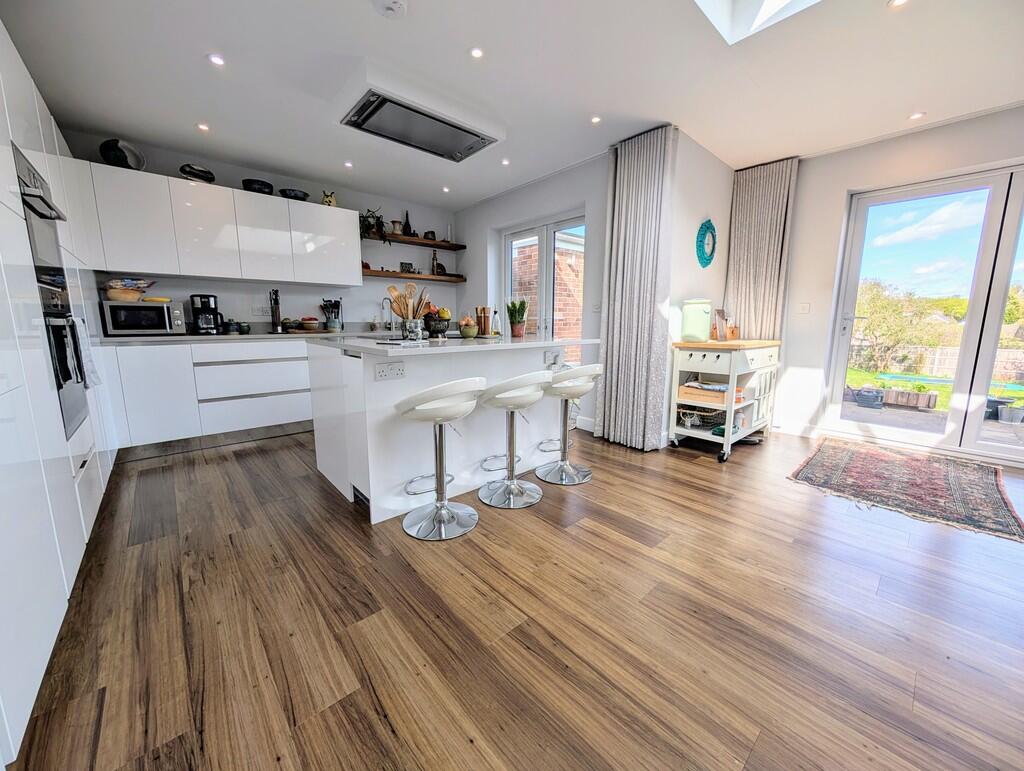 PXL_20250416_0930...