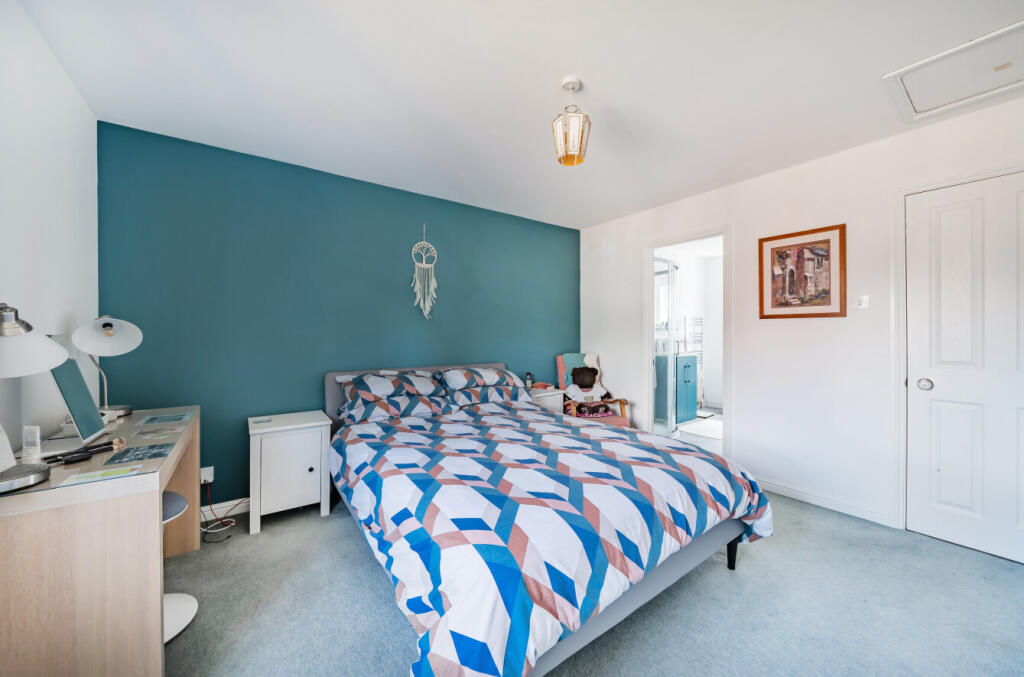 1320524-2-686fc5d...