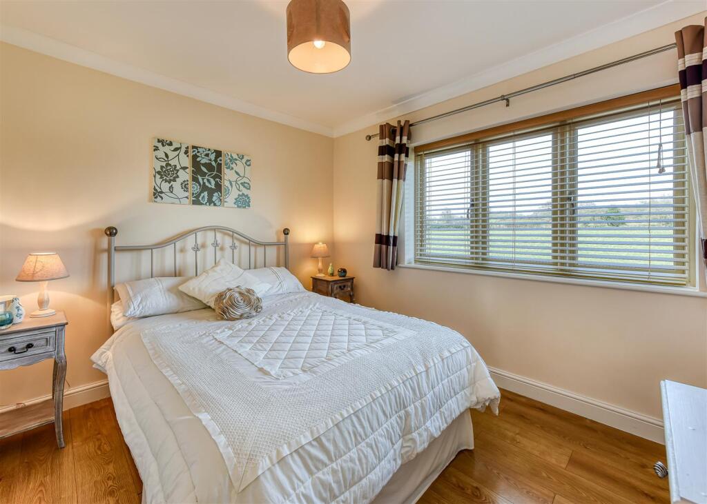 32 Post Office Road-bed3.jpg