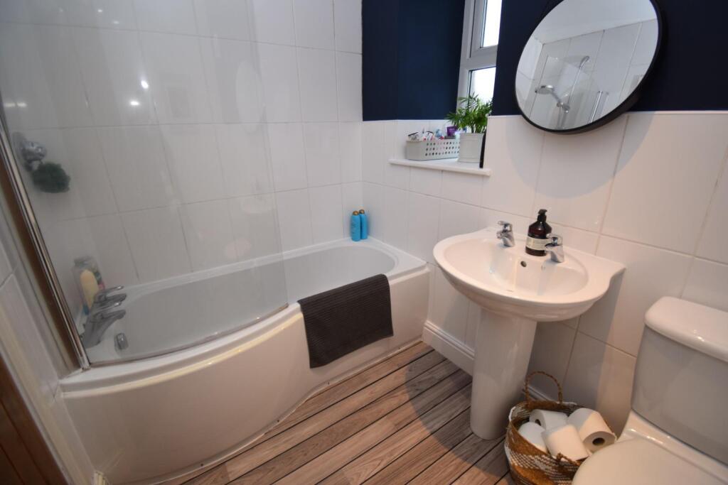 Bathroom.JPG