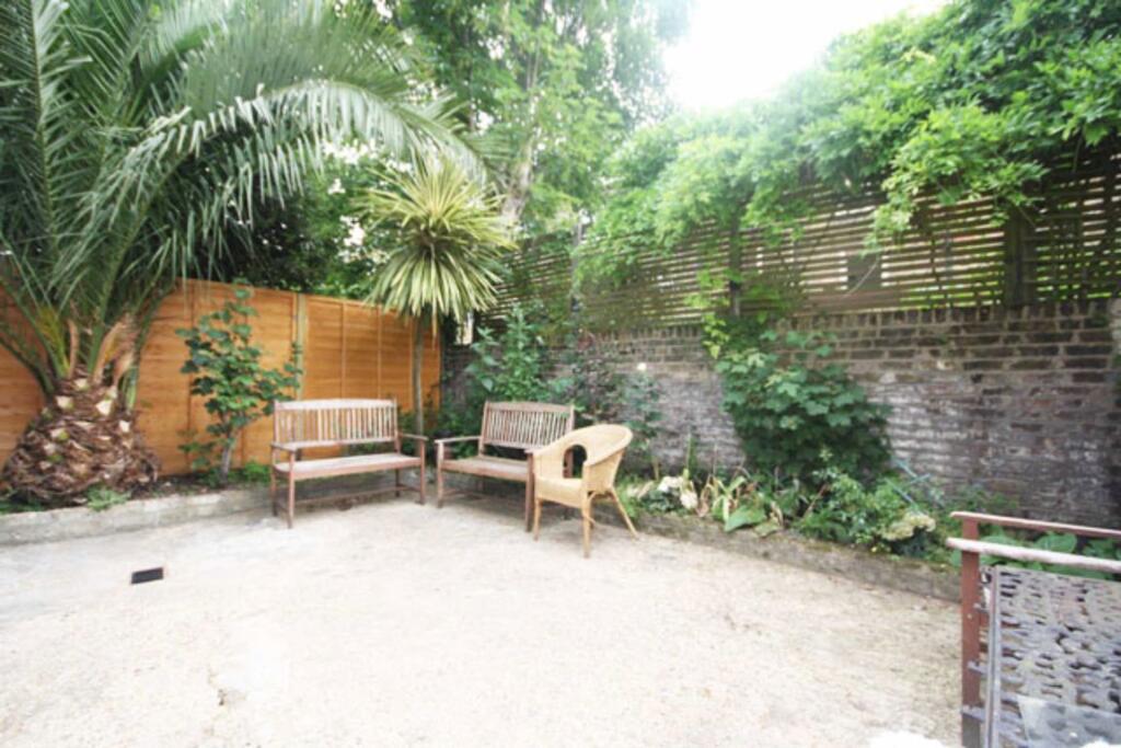 Upham Park Road, Chiswick