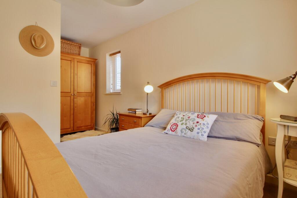 Bedroom 1 - reverse view - Gus Critchlow EweMove H