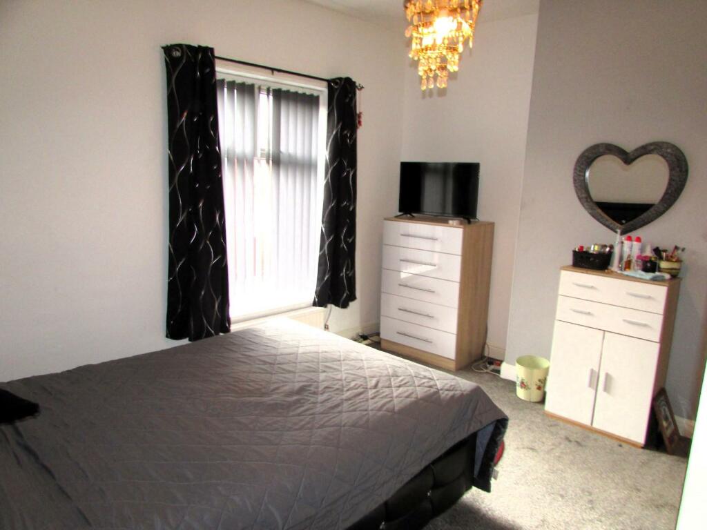 RegentSt31bed1.JPG