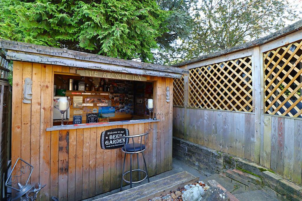Bar/Games Room
