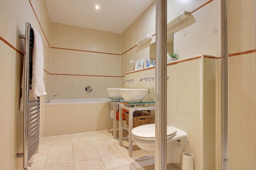 Bedroom 1 - ensuite Bathroom