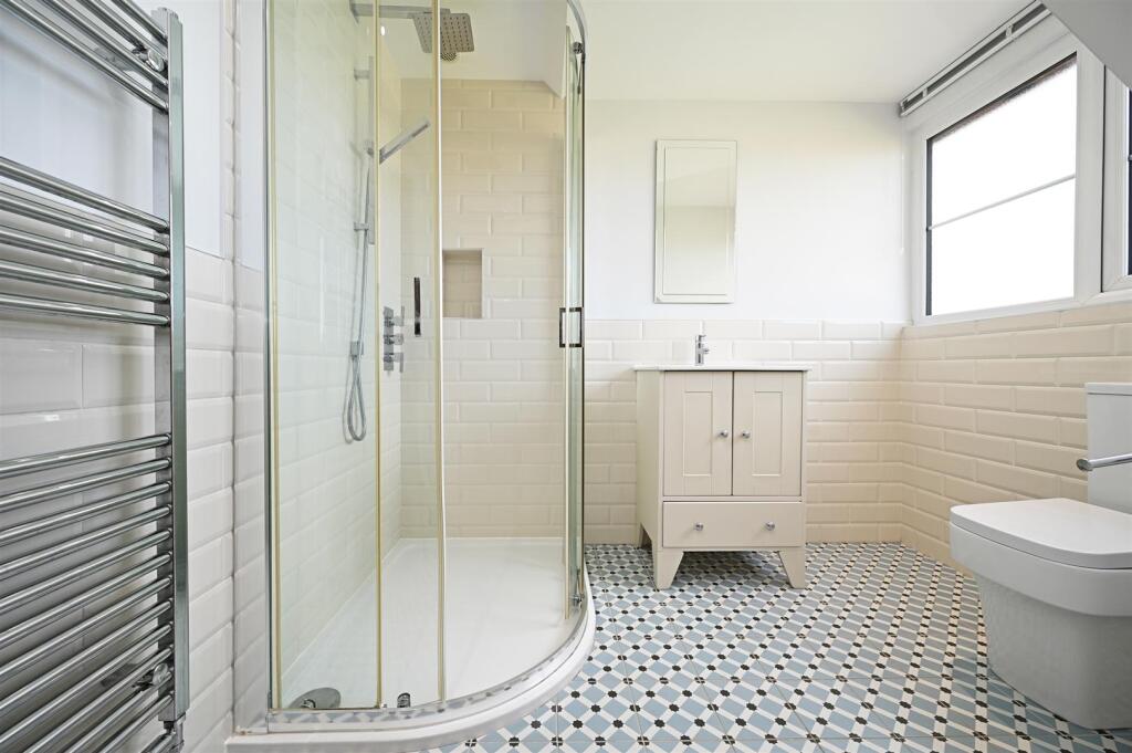 Master En-Suite Shower Room