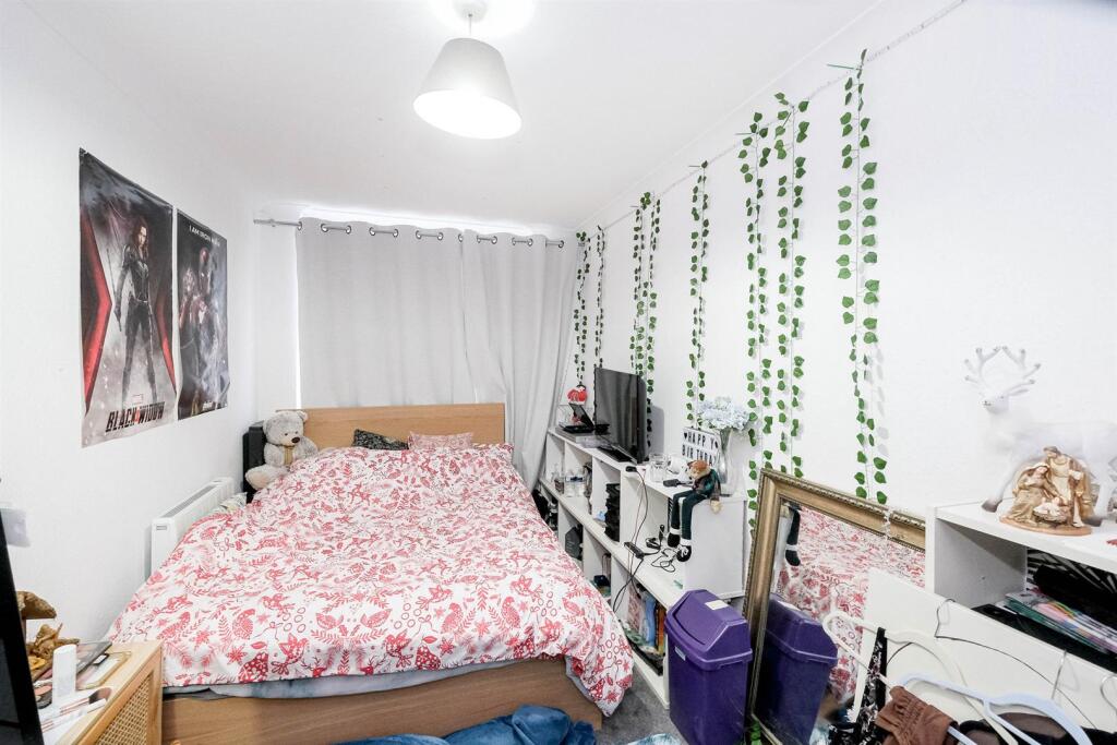 19 Trent Court-6_resized.jpg