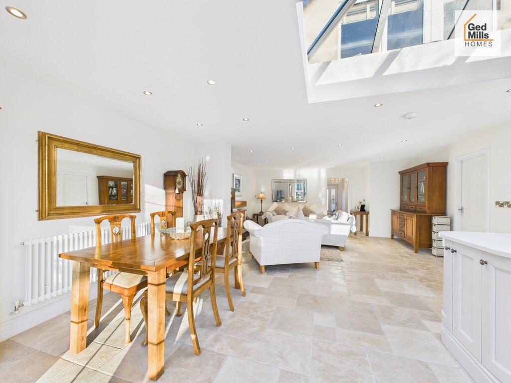 CAM02899G0-PR0069...