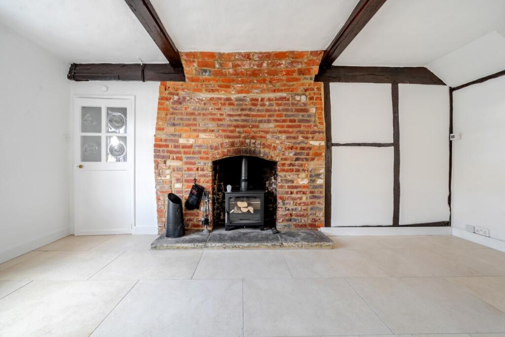 1340042-7-689f438...