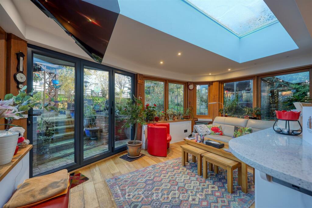 14 Highfield End-27.jpg