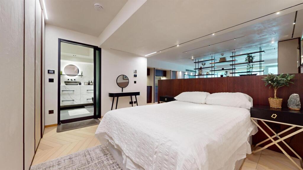 1BKHbedroom2.jpg