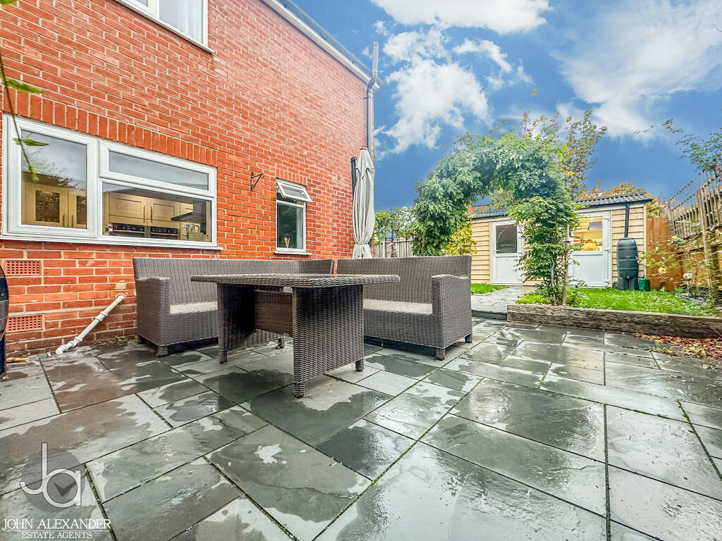 20241028_15444965...