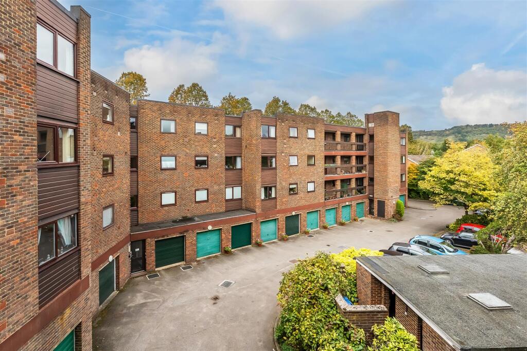 26-Oakleigh-Court-16.jpg