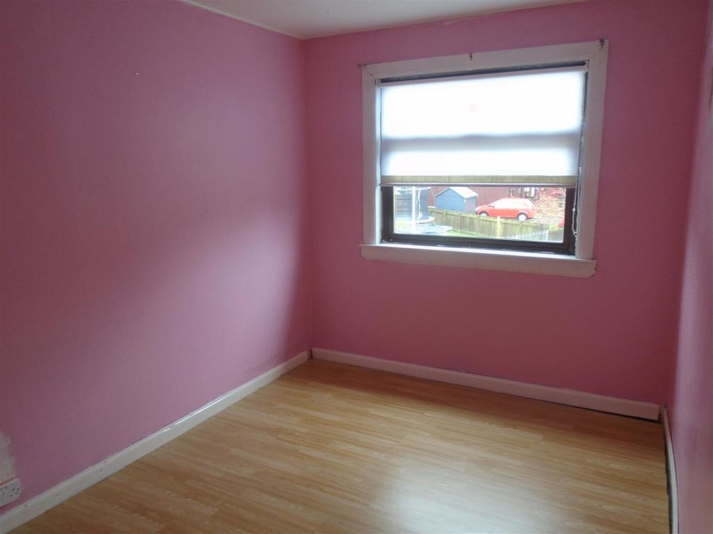 32KirklandCrescentBedroom2.JPG