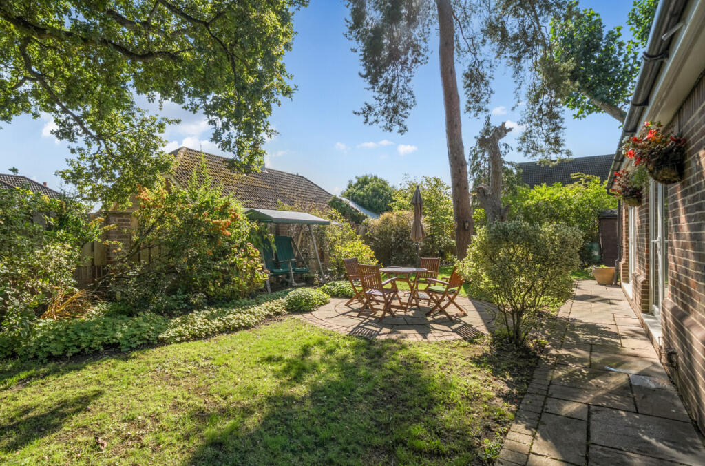 1355365-4-68cd454...