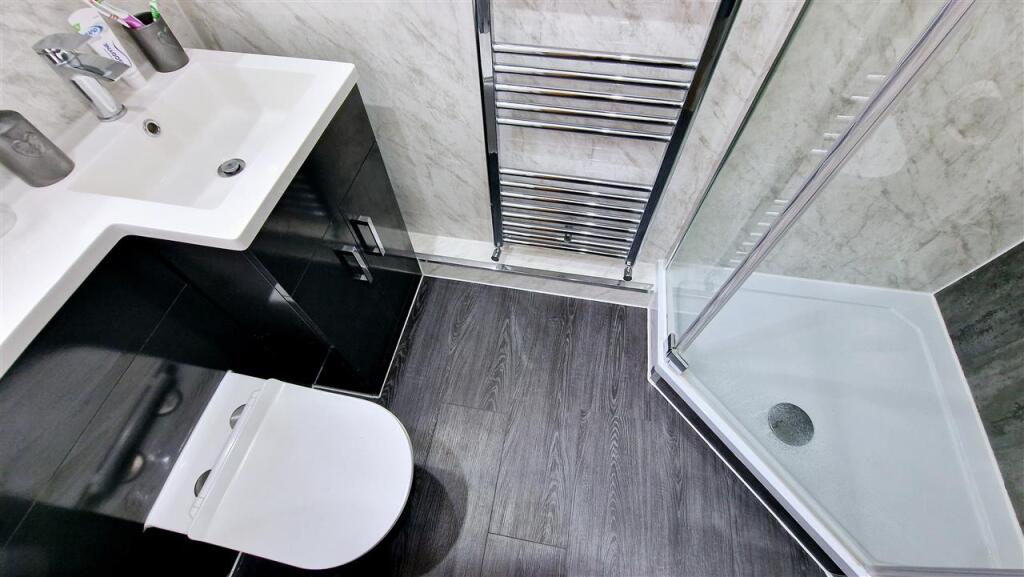 En Suite Shower Room