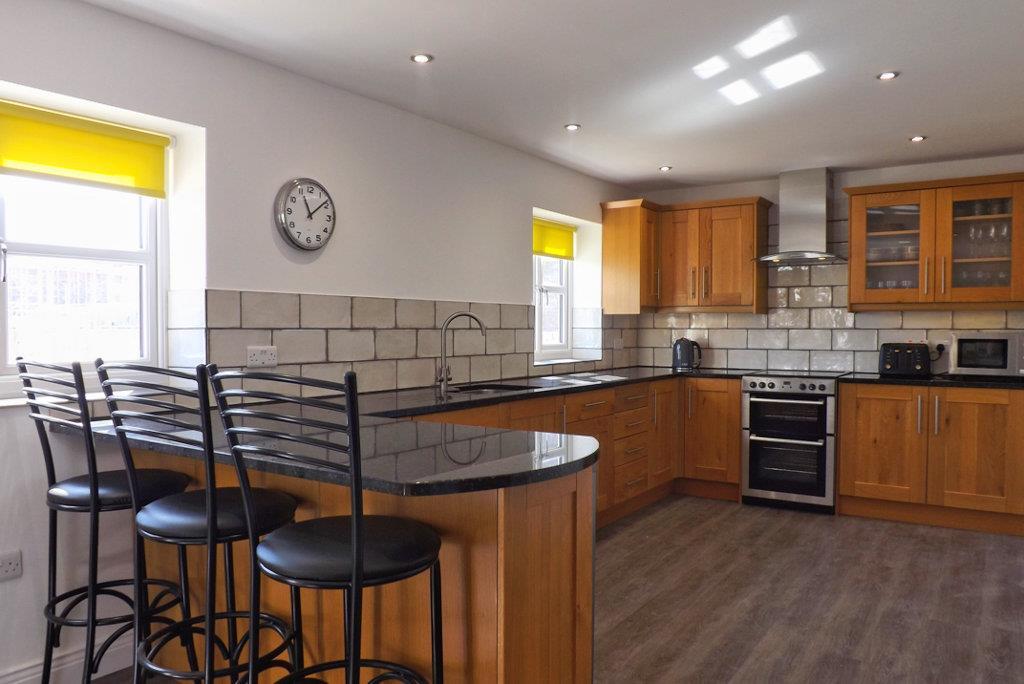 Kitchen diner_lzn.jpg