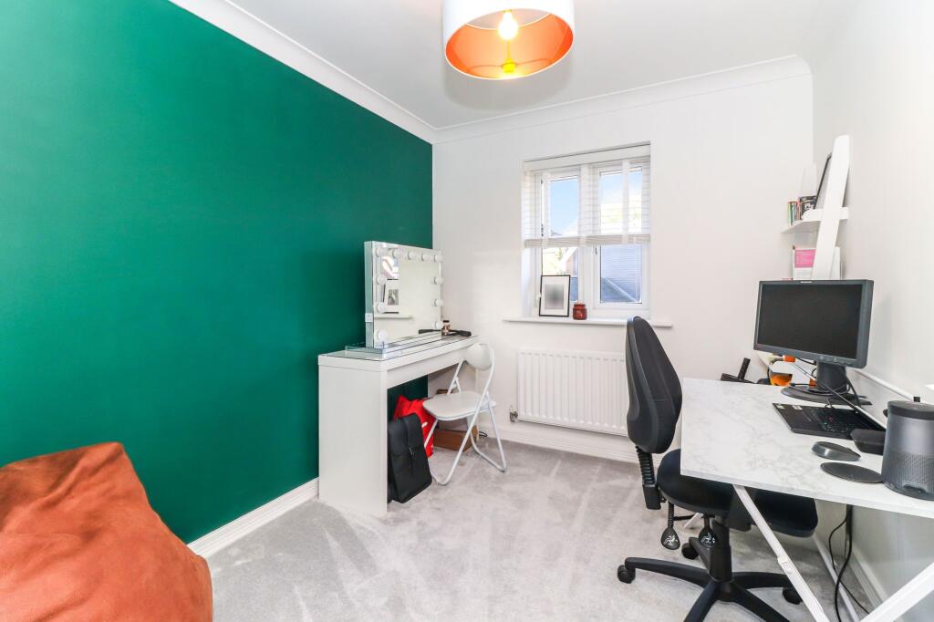 BEDROOM 2