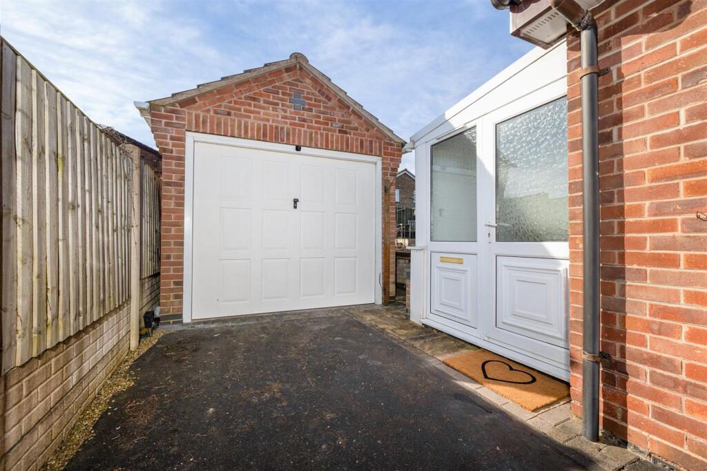 9 Holly Close, Moira