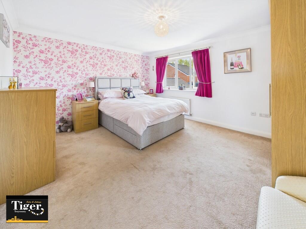 CAM02176G0-PR0538...