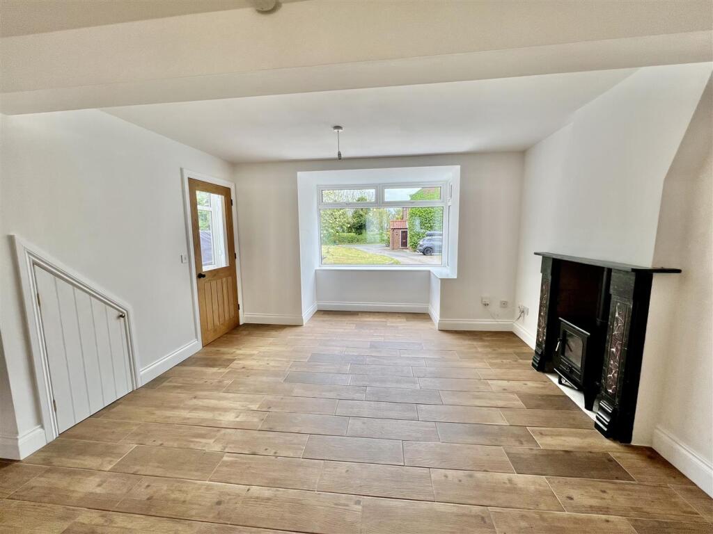 OPEN PLAN LIVING SPACE