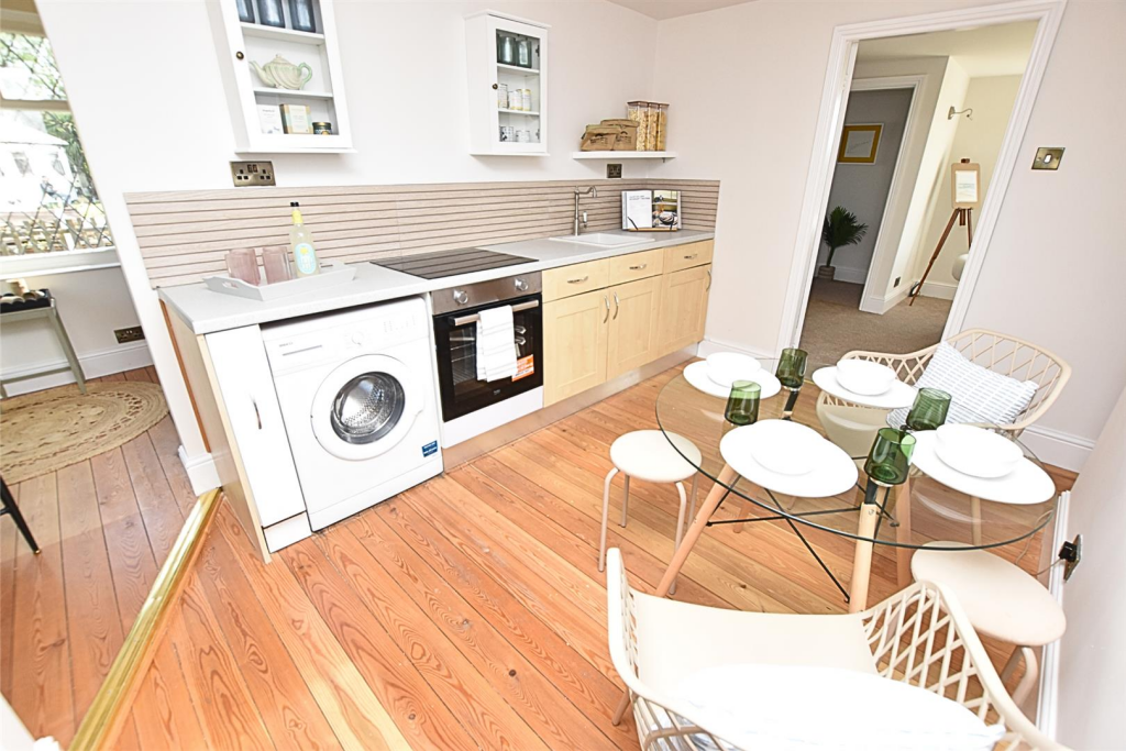 BREAKFAST KITCHEN