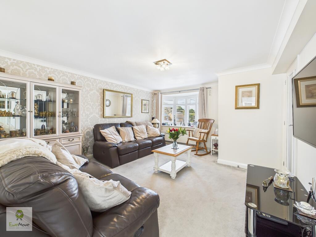 CAM02308G0-PR0189-STILL024-2