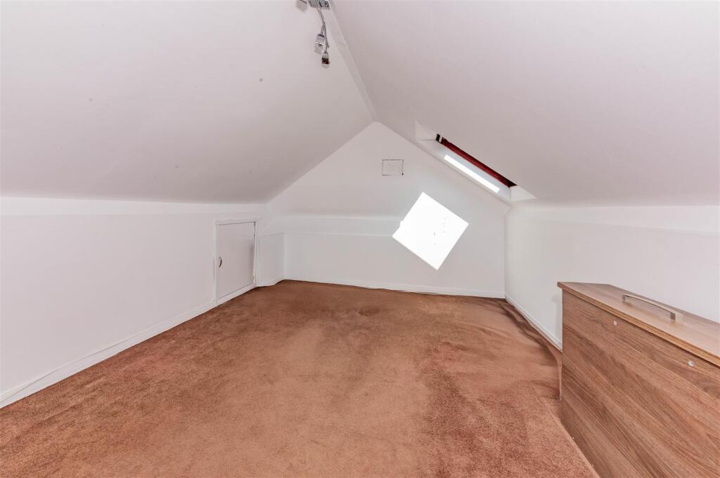 37 Gourdie Place Dundee-8.JPG