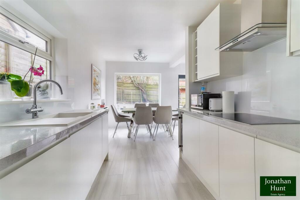 KITCHEN  DINER