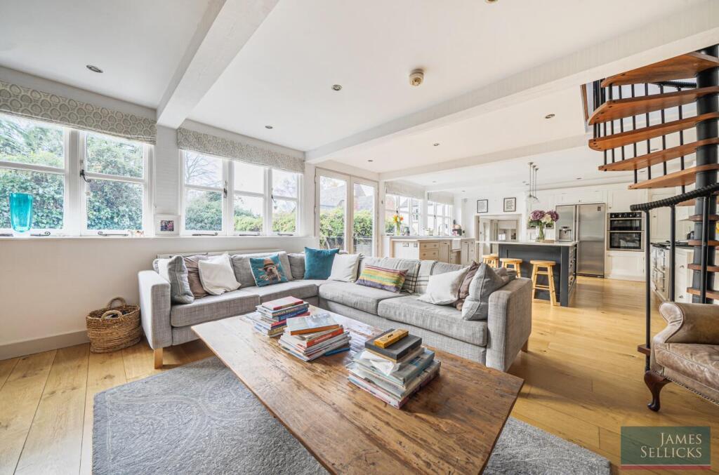 Open-Plan Living/Dining Kitchen