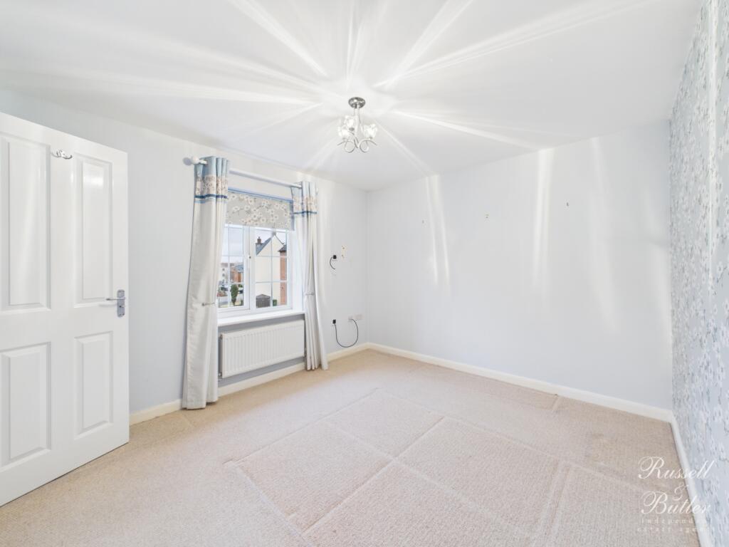 CAM02127G0-PR0366-STILL025