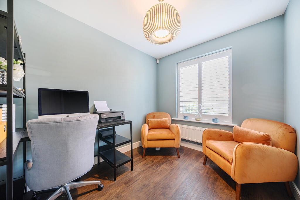 1294607-25-6824a7178d0c9-ARW