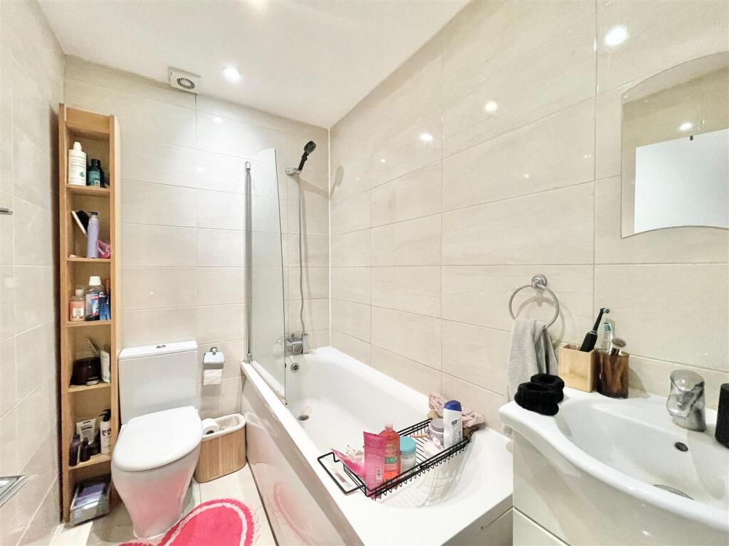 WhatsApp Image 2025-09-18 at 14.14.56 (1).jpeg