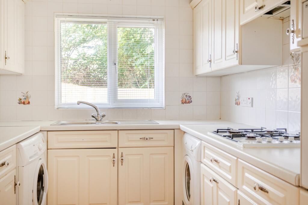 1357046-16-68e8f40bb9f80