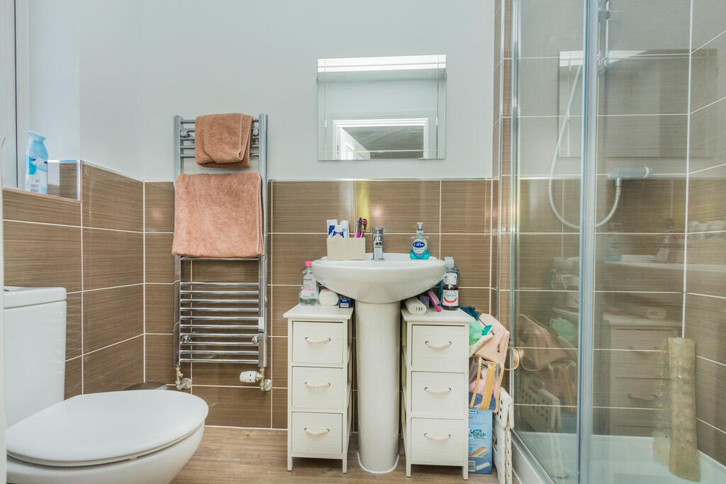 En Suite Shower R...