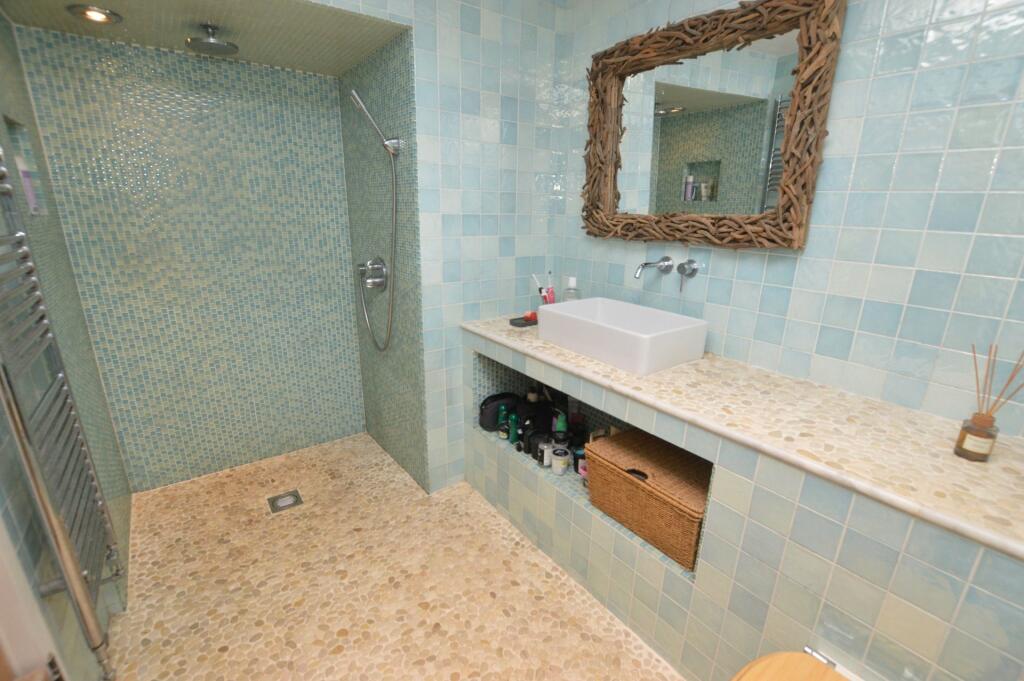 GF Shower Room