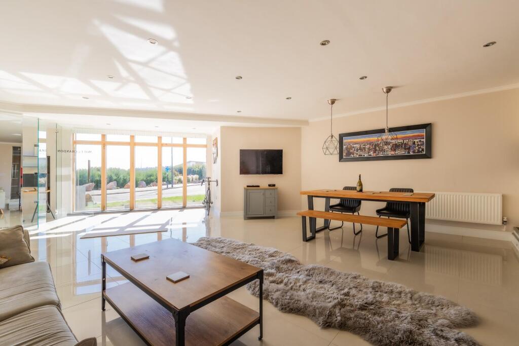41 Lacuna House-1.jpg