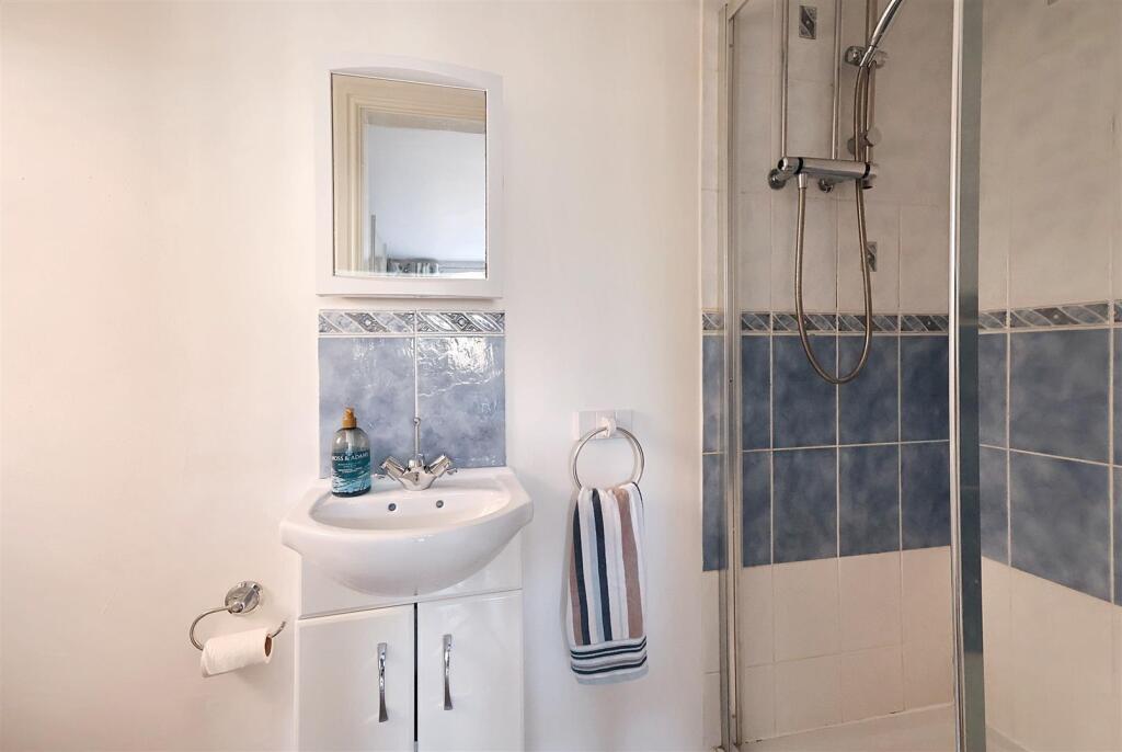 Marshall Close Calverton, Nottingham, NG14 6RE