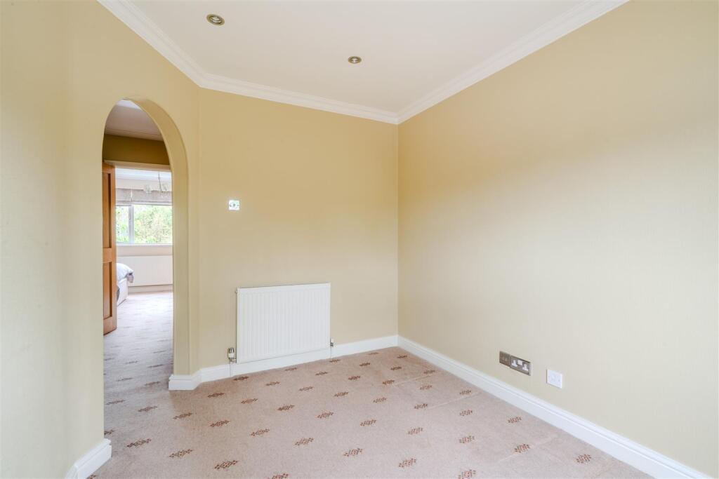 Bedroom1-2.jpg
