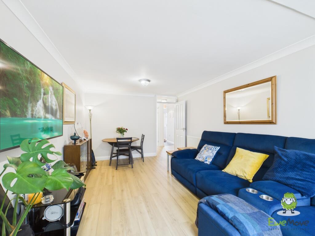 EweMove Estate Agents Basingstoke - Bennet Close