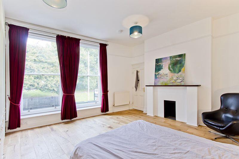 Master Bedroom pic2