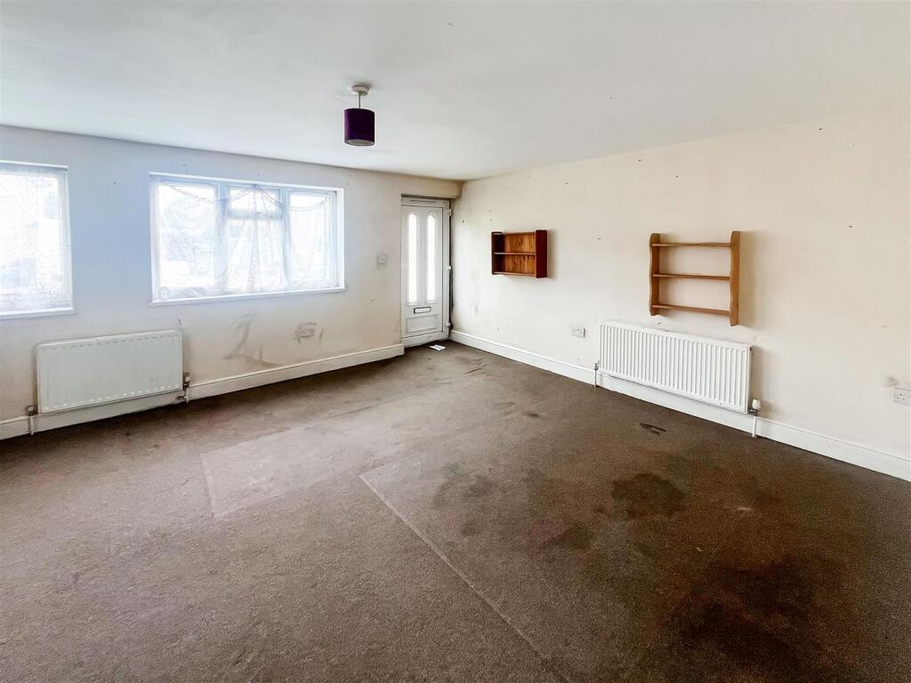 32a Gosden Road