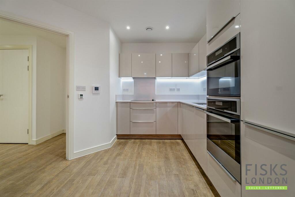8614845-interior08-800.JPG
