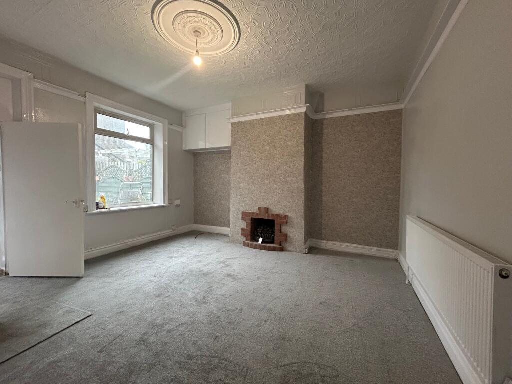 Halifax Road, Buttershaw, Bradford, BD6