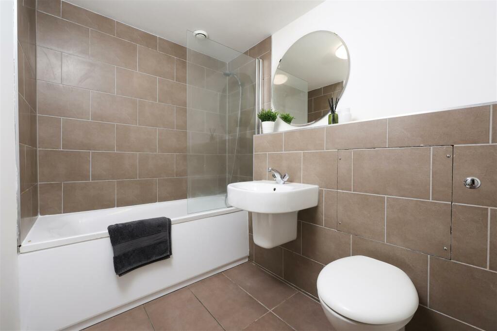 28 The Refinery 18.jpg