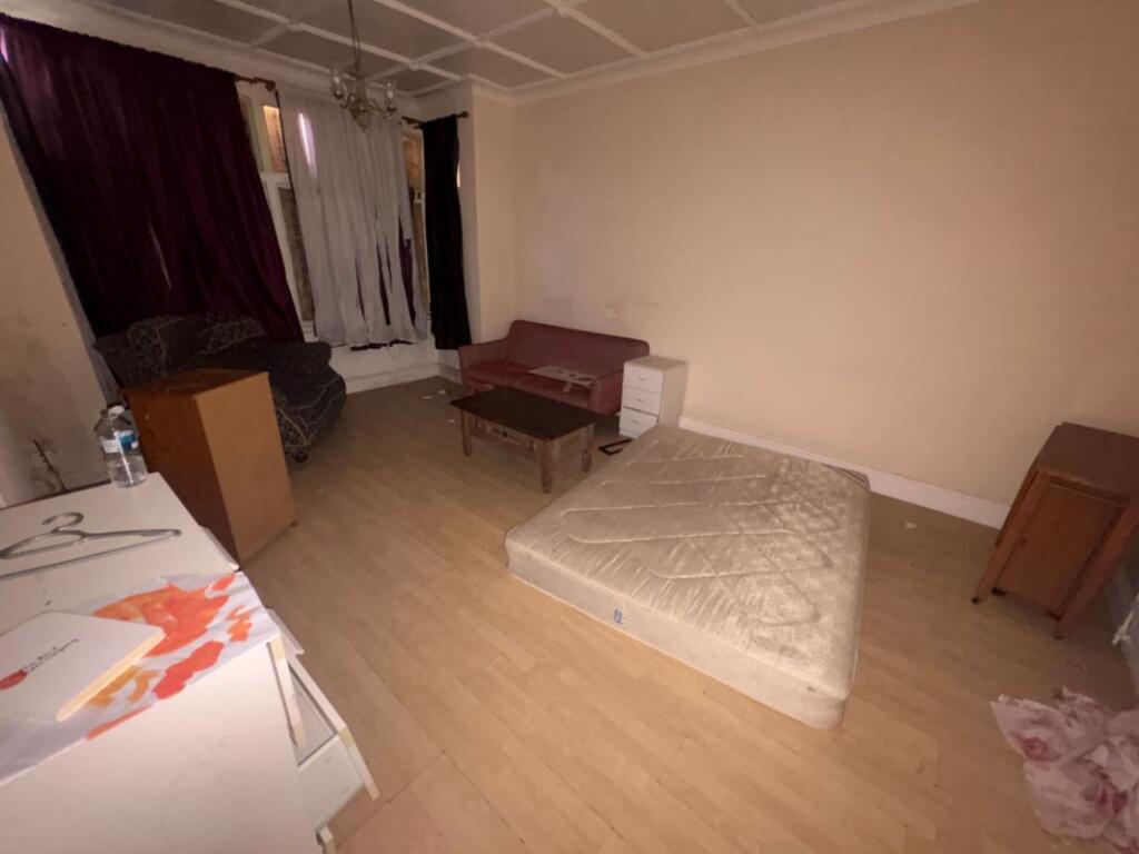 Flat 1