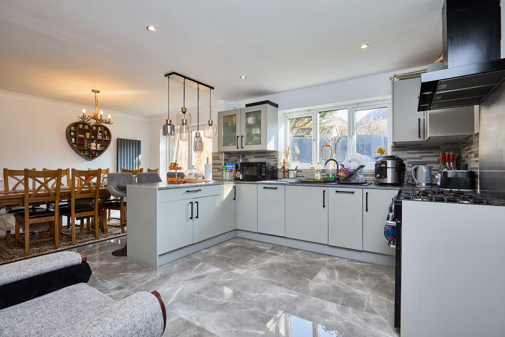 Edward Knight 202...