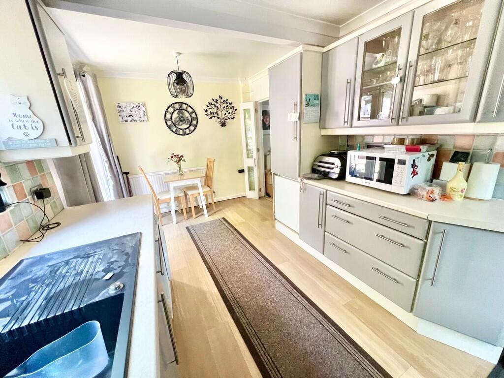 IMG-20250508-WA00...