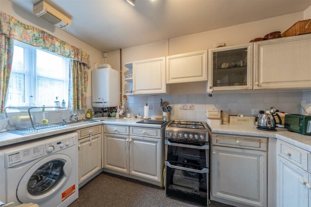 17 Rathbone Park-005.jpg